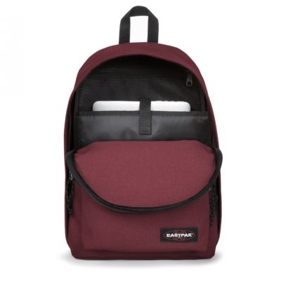 MOCHILA EASTPAK Out Of Office EK76723S Crafty Wine granate color vino efecto tejano