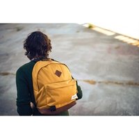 MOCHILA EASTPAK Fondo cuero Wyoming Into EK81116Q Into Mustard Mostaza