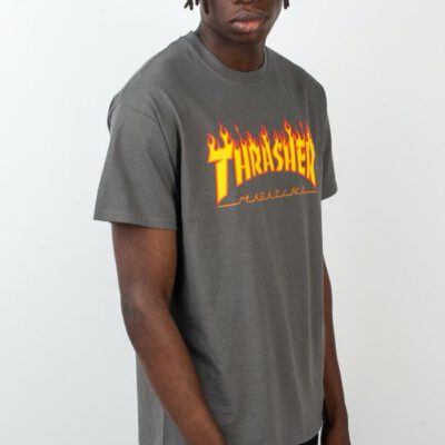 Camiseta THRASHER Magazine Hombre Flame logo manga corta Ref. 110102 GRIS CARBÓN Llama fuego amarilla y naranja