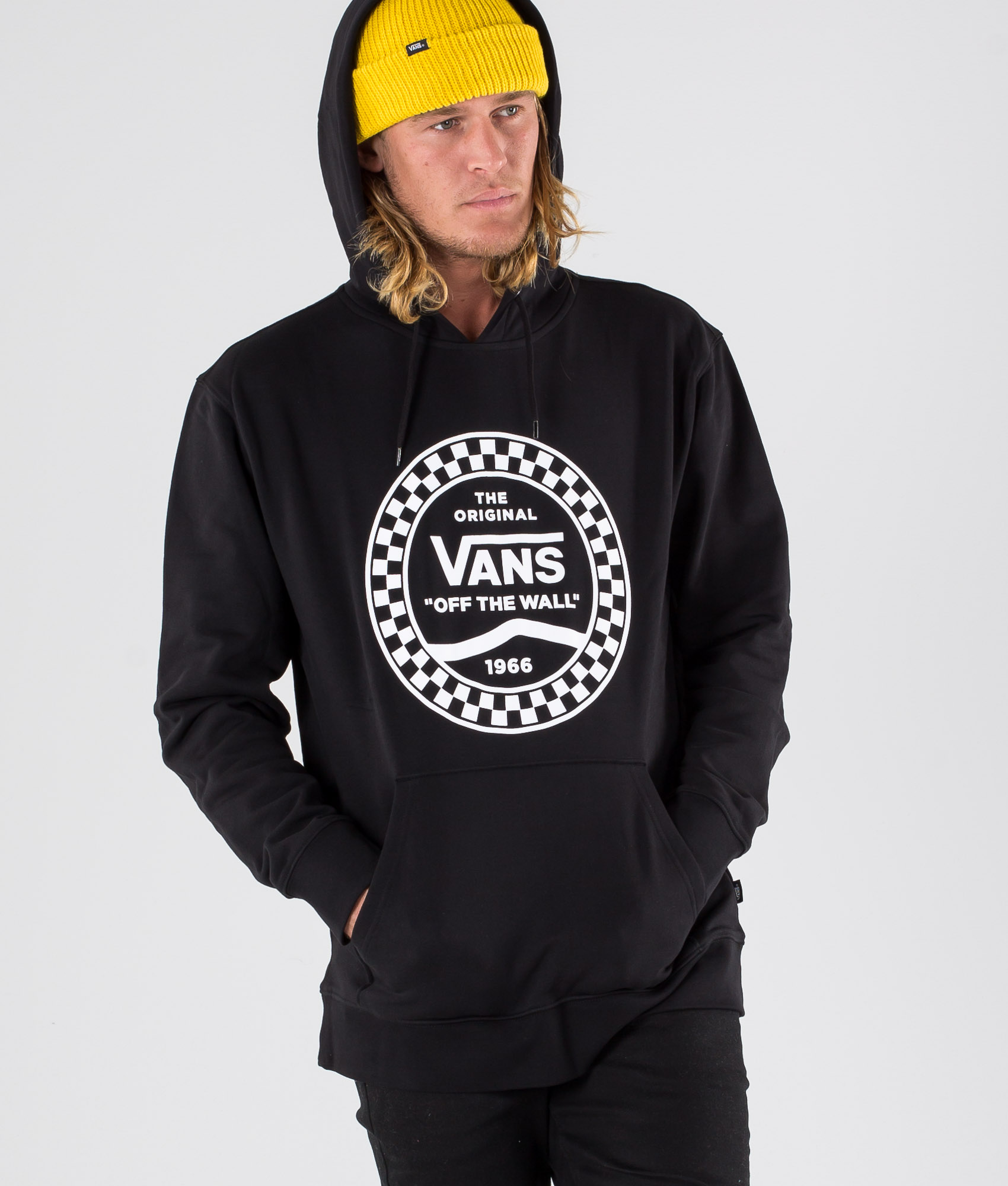 Sudadera VANS Hombre capucha Ref. Chekered side negra logo blanco | Martimpe Berart - Tienda de Moda en Gausach, Vielha, Valle Aran