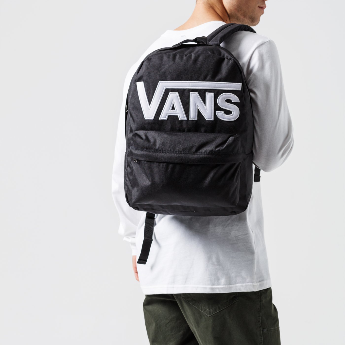 Mochila Vans unisex OLD SKOOL III Ref. VN0A3I6RY28 negra con logo blanco bolsillo ordenador - Martimpe Berart - Tienda de moda en Gausach, Vielha, Valle de Aran