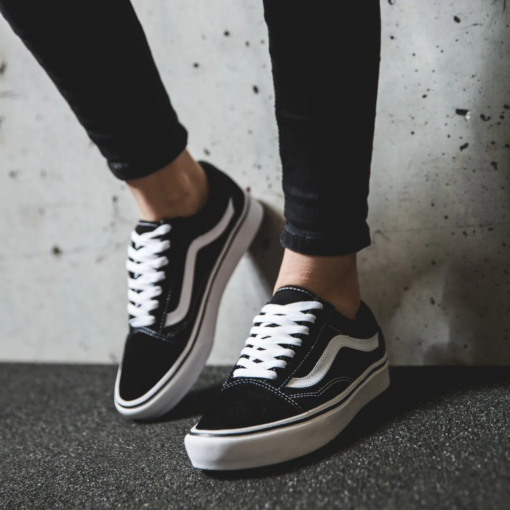 Zapatillas VANS clásicas y cómodas Sneakers deporte unisex VANS Old Skool Black/White Modelo: VN000D3HY281 negra con franjas blancas