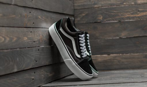 Zapatillas plataforma VANS Ward Sneaker Old Skool Platfor black Ref. VN0A3B3UY281 negra y franja blanca