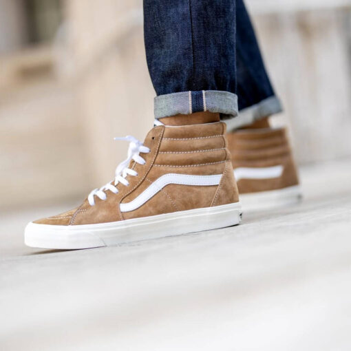 Zapatillas altas VANS Sneakers Skate ante unisex SK8-HI EN ANTE DE CERDO Modelo: VN0A4BV618M camel