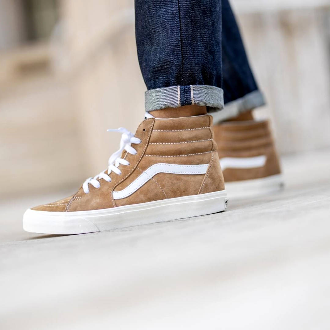 Zapatillas altas VANS Sneakers Skate ante unisex SK8-HI EN ANTE DE CERDO Modelo: VN0A4BV618M camel | Martimpe Berart - Tienda de Moda en Gausach, Valle de Aran