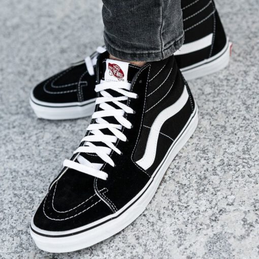 Zapatillas media caña VANS Skate número uno del mundo unisex SK8-HI black Ref. VN000D5IB8C1 básica negras con bandas negras