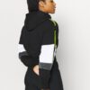 Sudadera corta CHAMPION chica COLOUR BLOCK JACQUARD LOGO TAPE FLEECE HOODIE Ref. 113338 negra verde