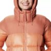 Chaqueta COLUMBIA con capucha y aislamiento para Mujer cálida Pike Lake™ Nova Pink Ref. 1909283604 rosa salmón