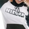 Sudadera NIKITA Mujer con capucha FLASHBACK HOODIE white Ref. NMWFFLA-WHT Blanca y gris logo pecho rojo