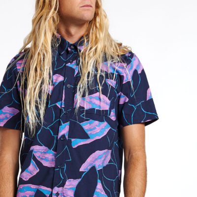 Camisa VOLCOM Manga Corta para Hombre llamativa SECRET LEAF - AZUL NEGRO Blue Ref. A0412002 azul y rosa fluor floral