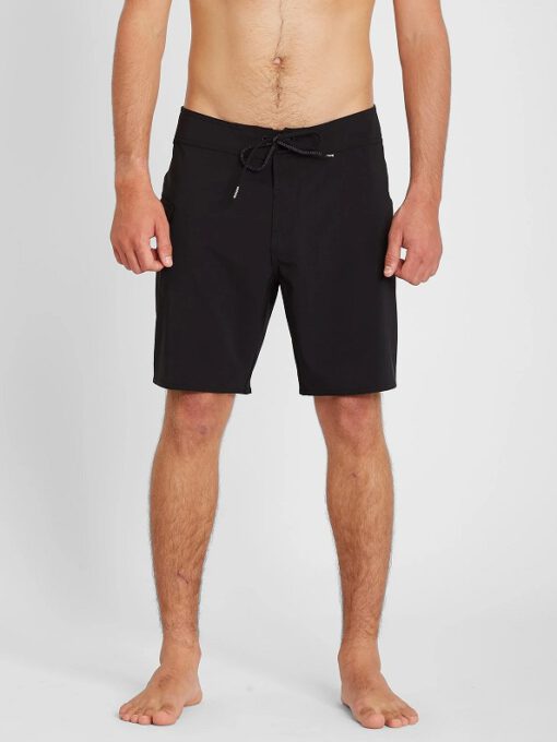 Bañador VOLCOM corto para Hombre cintura elástica BOARDSHORT LIDO SOLID MOD 18" - BLACK Ref. A0812122 negro Nueva Colección