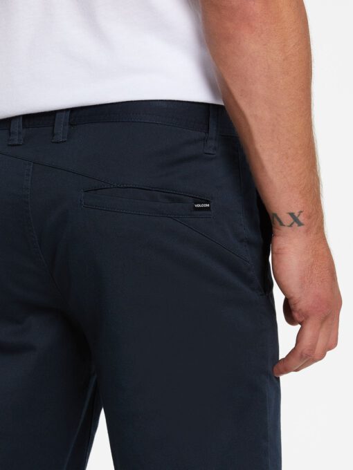 Pantalón corto VOLCOM bermudas chino Hombre FRICKIN MODERN STRETCH - DARK NAVY Ref. A0911601 Azul marino Nueva colección