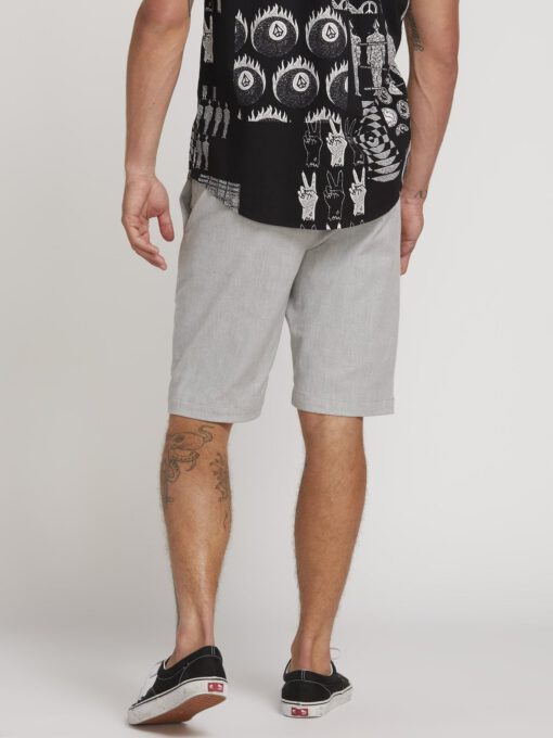 Pantalón corto VOLCOM bermudas para Hombre FRICKIN MODERN STRETCH SHORT - GREY Ref. A0911601_GRY gris claro Nueva colección