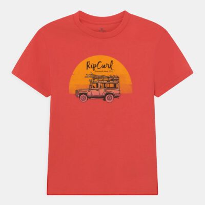 Camiseta RIP CURL Niño manga corta surfera Truckito Boy Cayenne Ref. KTEYD4 roja furgoneta Surf