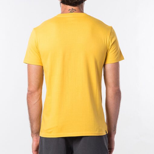 Camiseta RIP CURL hombre manga corta Tuc Tuc Short Sleeve Washed Yellow Ref. CTEOT5 amarilla surfera