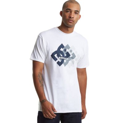 Camiseta DC Shoes surfera para hombre manga corta Logo Ballad Snow White Ref. EDYZT04195 blanca logo 3d pecho