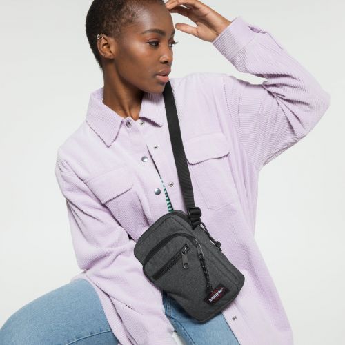 Bolso/riñonera Eastpak hombro unisex Double One Black Denim EK14F77H gris oscuro efecto tejano | Martimpe Berart Tienda de Gausach, Valle de Aran