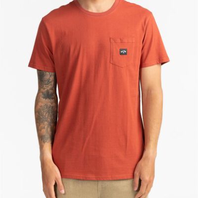 Camiseta BILLABONG básica para hombre manga corta Stacked DEEP RED (0578) Ref. U1SS98BIF0 roja lisa bolsillo pecho
