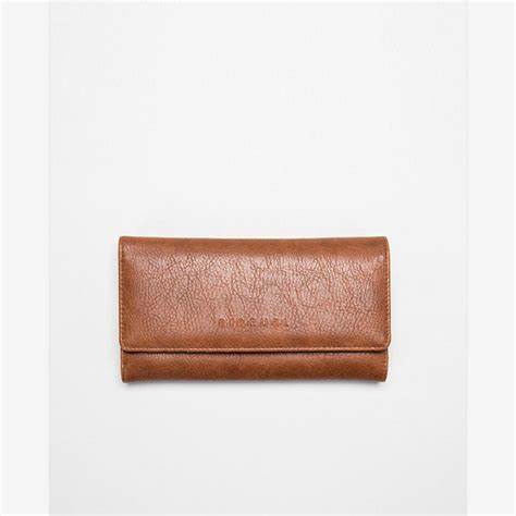 Billetera monedero Rip Curl Ref. LWUIC1 Brown Essentials phone wallet para mujer marrón claro | Martimpe Berart - Tienda de Moda en Vielha, Valle de Aran