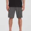 Bermuda VOLCOM corto para Hombre FRICKIN CROSS SHRED SLUB 20" - BLACK Ref. A3212204_BLK negro muy práctico