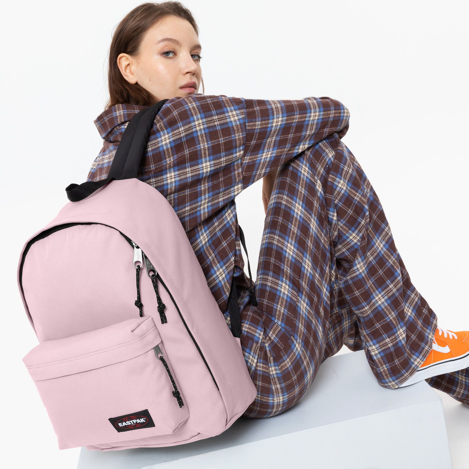 MOCHILA EASTPAK out of office 27 litros con bolsillo portatil n91