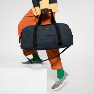 Bolsa Eastpak deporte y viaje STAND Talla S 34 litros Ref. EK00078D26W + Triple Denim azul tejana