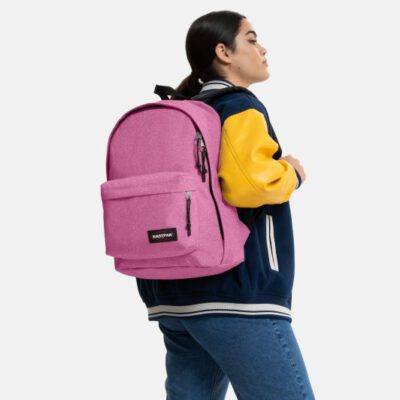 MOCHILA EASTPAK Out Of Office 27 litros con bolsillo ordenador EK7679D5 Spark Cloud Pink rosa