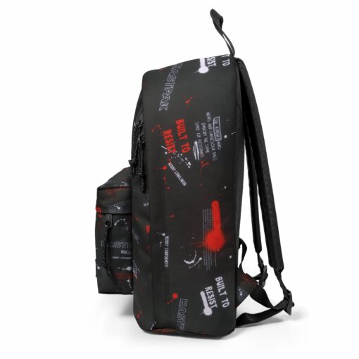 MOCHILA EASTPAK Out Of Office 27 litros con bolsillo ordenador EK7672E7 TAGS BLACK Blanca roja y negra