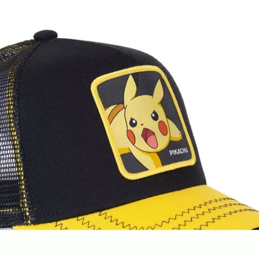 Gorra superheroes CAPSLAB Trucker negra y amarilla con cierre snapback Pikachu PIK6 Pokémon