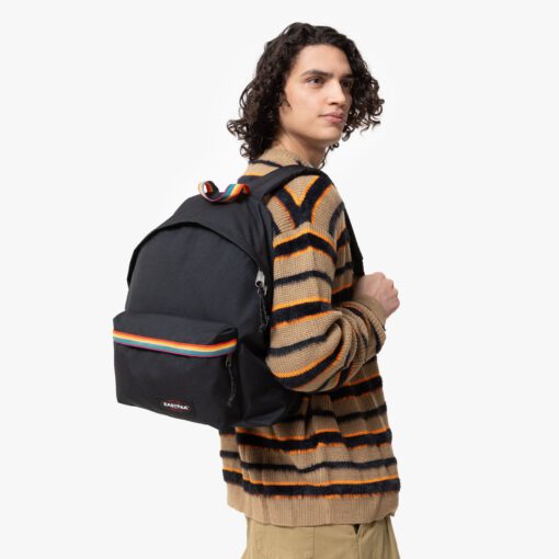 MOCHILA EASTPAK Padded Pak'r® 24 litros EK6205O0 COLOR BANDRAINBO negro y arcoiris
