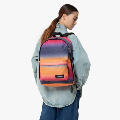 MOCHILA EASTPAK Out Of Office 27 litros con bolsillo ordenador EK7672O7 SPARK MULTIGRADE -multicolor