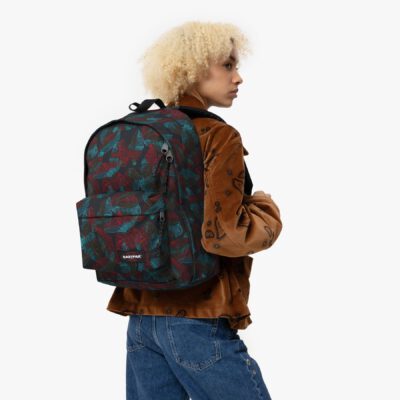 MOCHILA EASTPAK Out Of Office 27 litros con bolsillo para portátil EK7674O3 BRIZEGRADEBLACK negro estampado
