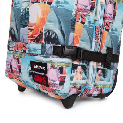 MALETA CABINA AVIÓN EASTPAK TRANSIT'R S 42L EK0A5BA7 4T0 JAWS PRINT -Imágenes tiburón