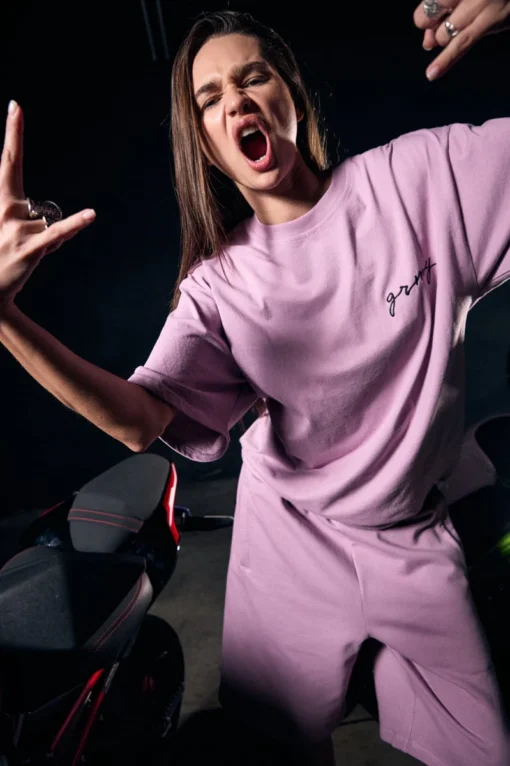 PANTALON CHANDAL GRIMEY GBSS189-LIC-SS25 SAVAGE DOMAIN FRENCH TERRY BAGGY SWEATSHORTS LILAC-lila