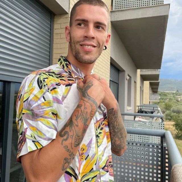 📷Photos by Sara and Noé
@txambonet @cuesto.rodriguez 
Outfit @volcom@oneilleurope @roxy
Madre e hijo súper guapos y con mucho estilo👌🔝💙
Gracias por vuestra fidelidad y confianza SIEMPRE
#martimpevaldaran #multimarca
#moda#lifestyle
